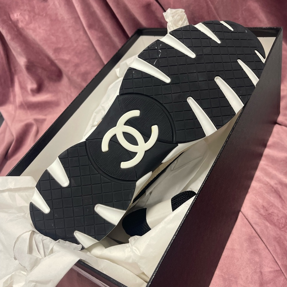 SOLD ♥️ - Picture 2 of 3